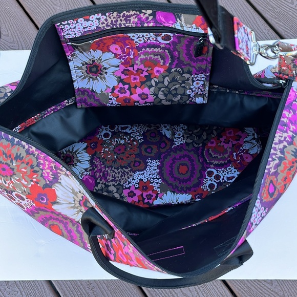 Vera Bradley Expandable Travel Tote Bag in Rosewood Pattern‎ - Picture 8 of 15